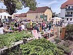 BesucherInnen beim Weltladenfest Lanzenkirchen